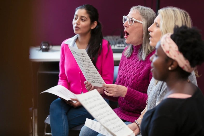 Corso Incanto, gruppo donne che cantano